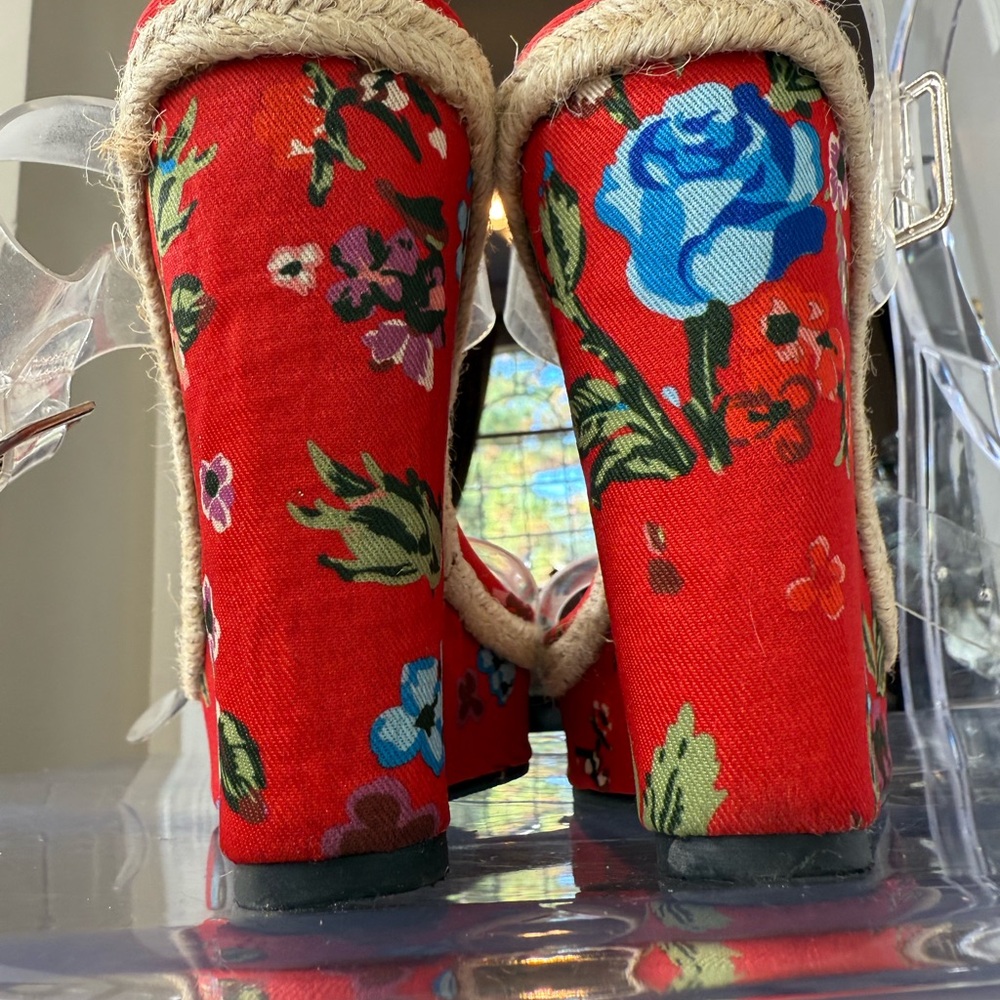 Cherry 🍒 Red Privileged Red Floral Wedge Sandals size 6 - Picture 8 of 14